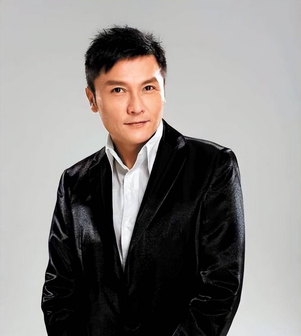 关礼杰与演出经纪人 幕后推手与台前明星的默契协作